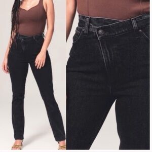 Abercrombie & Fitch 90s Slim Straight Ultra High-Rise Black Crossover - 28/6